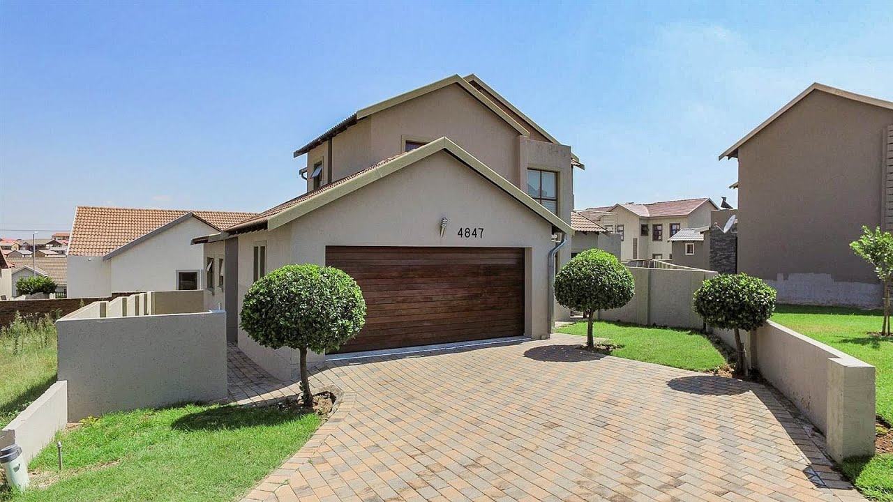 4 Bedroom House for sale in Gauteng Centurion Centurion West