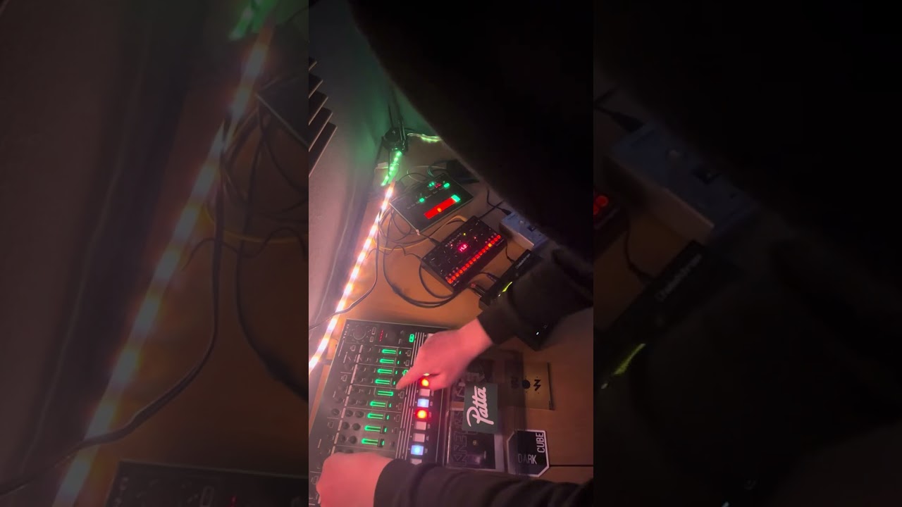 KREAS LIVE JAM w/ DIGITAKT, TB3, ERICA  BASSLINE & ROLAND MX1 MIXER