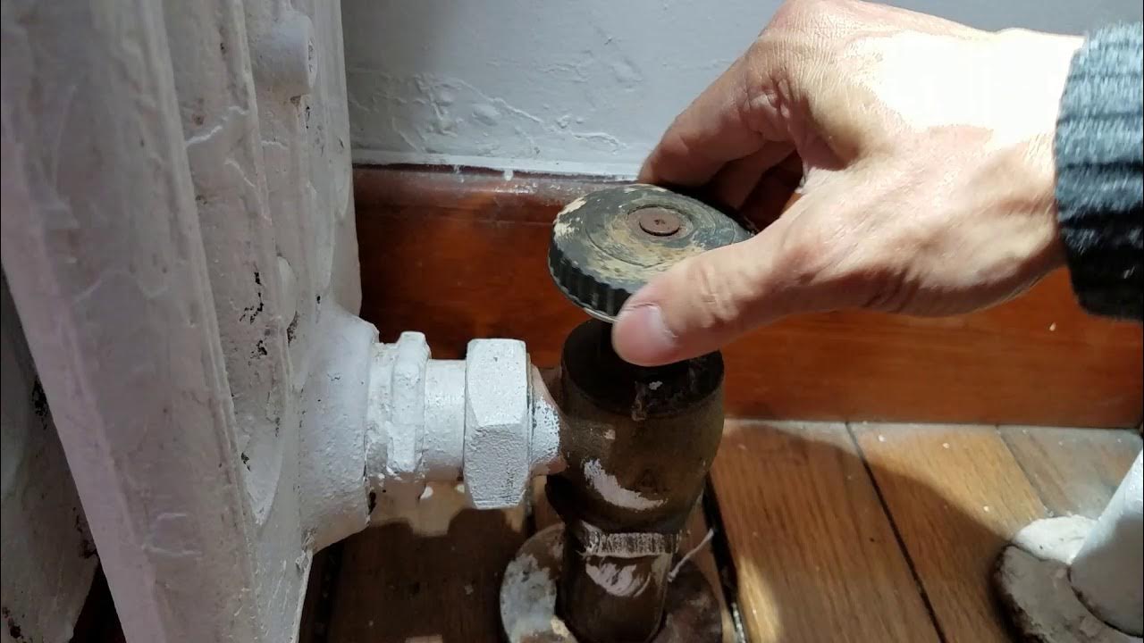 How to fix leaking shut off valve fast ( Steam Radiator valve ) | Avoid