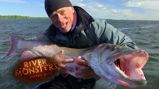 Jeremy Hauls In a GIANT Muskie | MUSKELLUNGE | River Monsters