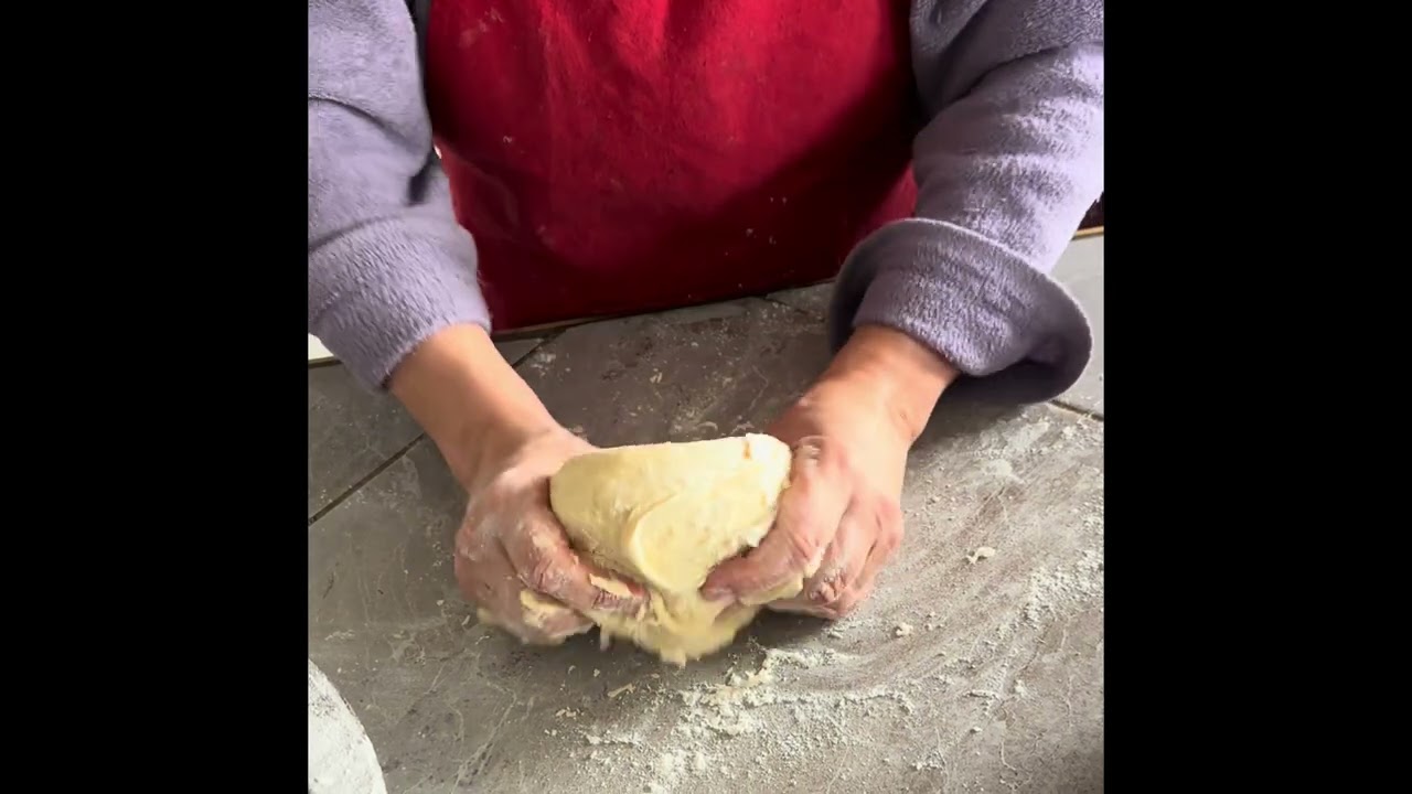 01 mars 2026 : mon anniversaire se termine par une spécialité corrézienne: la Mique 🎉🤗 .Un régal 😍😋😋