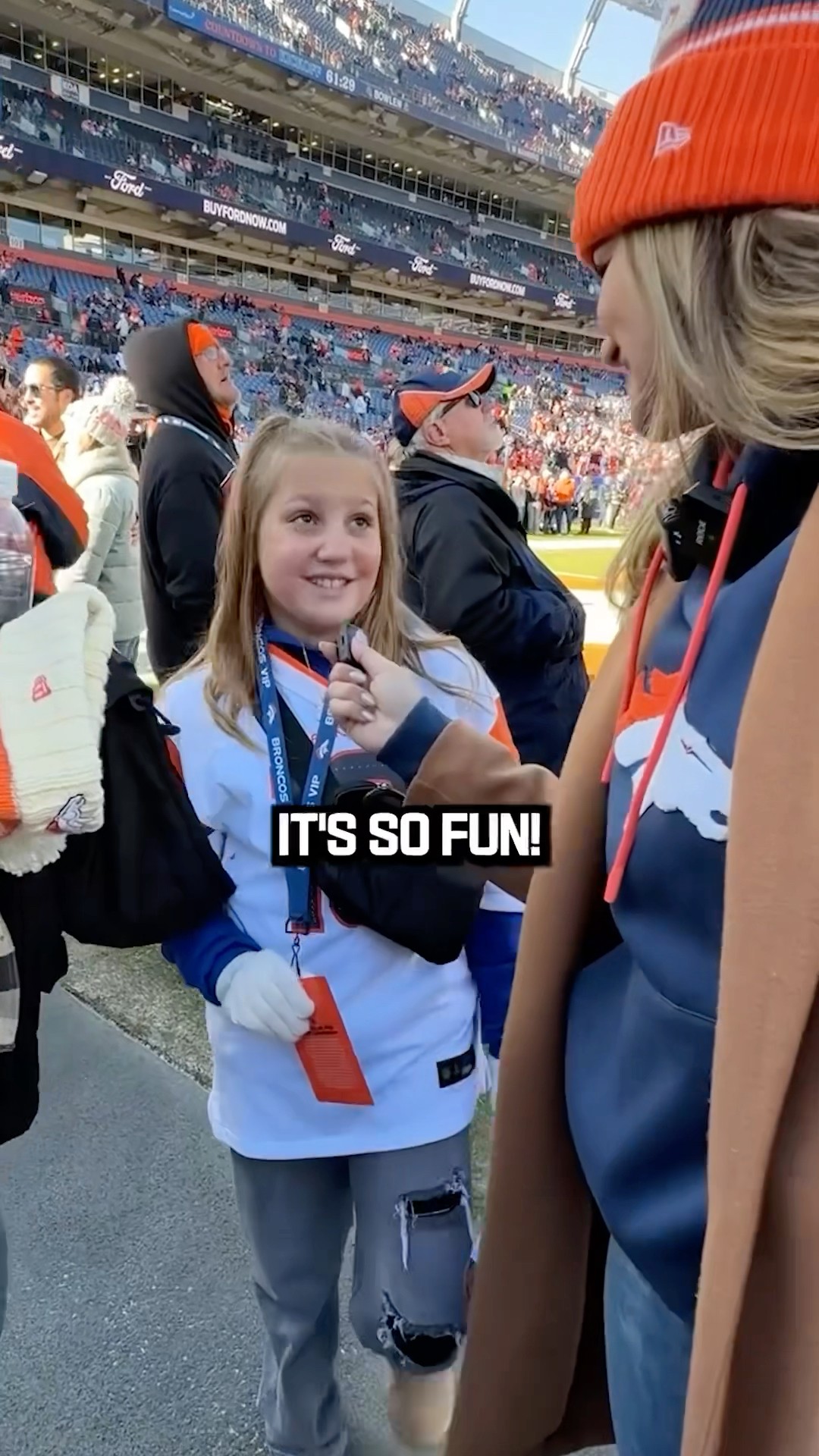 Win a chance to go on the field!! @JennaBandy21