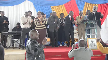 Watch Chamisa Get Down To AFM Hymn at The Funeral For  Pastor Chivasa