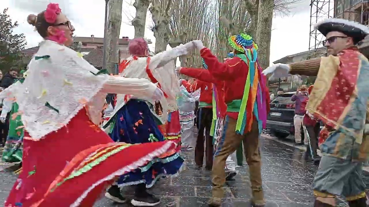 Cesinali oggi la sfilata, il capo Zeza, ha fatto un figurone  