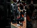 neutral grip lat pull down