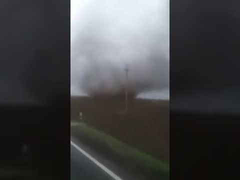 Video: Kā Zinātnieki Ierosina Tikt Galā Ar Viesuļvētrām