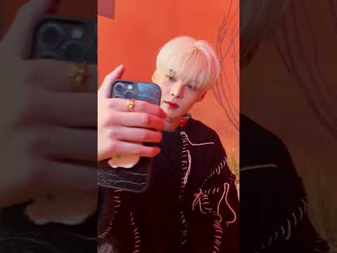 세준이의 <strong>MV</strong> 현장 비주얼 <strong>Virus</strong>🍓🖤
