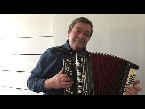 Жил в Одессе славный паренёк