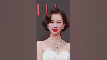 不谓侠 Dj Remix 向江南折过花 对春风与红蜡 多情总似我风流爱天下 人世肯相逢知己幸有七八 邀我拍坛去醉眼万斗烟霞 