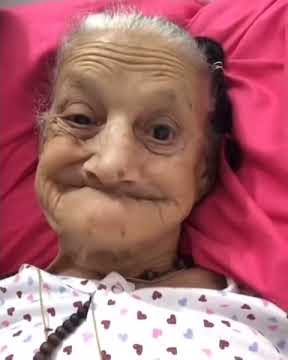 STORY WA VIRAL NENEK