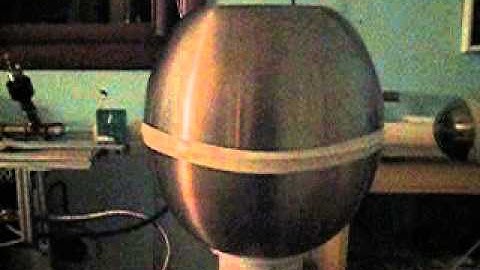 Electrostatic particle accelerator and Van De Graaf Generator