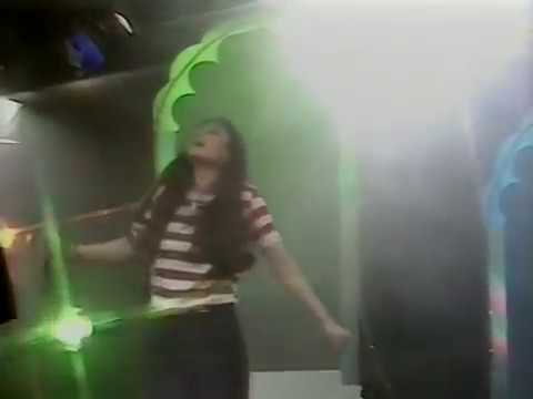 Nazia Hassan Live Aao Na Pyar Karain