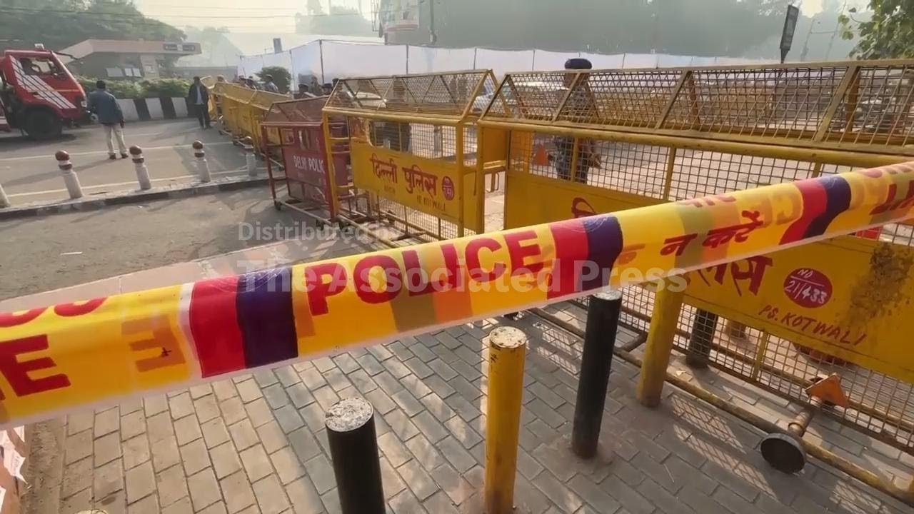 Witnesses retell the incident where car exploded near Delhi's historic Red Fort that killed 8 people