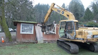 Community Liaison Unit assists with abatement at Lakebay Marina