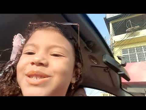 A mamãe dirigindo