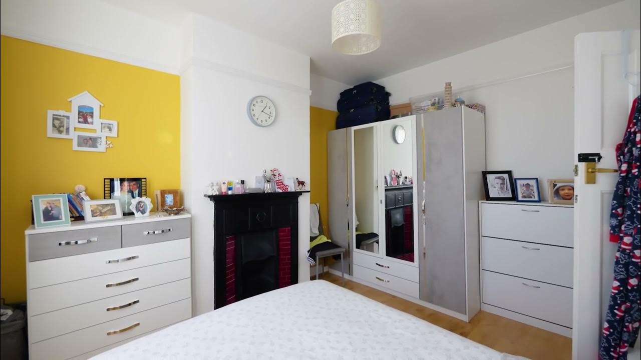 Queens Road, Rayleigh Two Bedroom Semi Detached Bungalow For Sale in