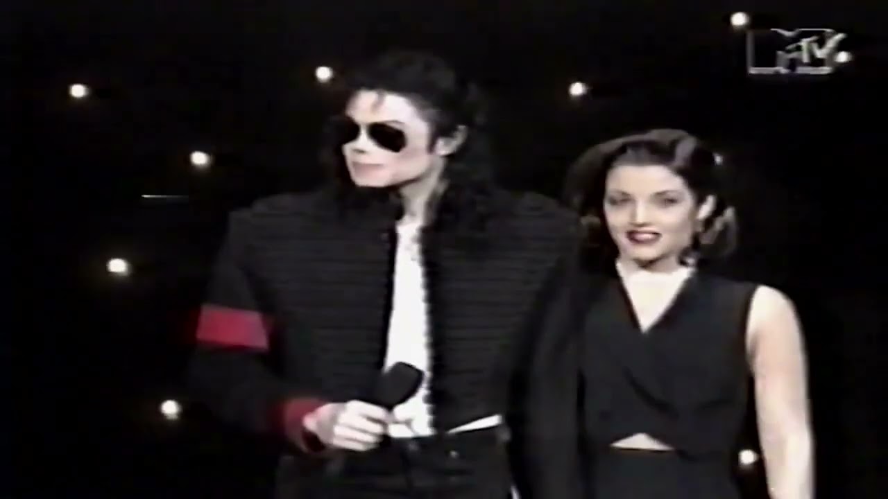 Michael Jackson kisses Lisa Marie Presley | MTV 1994