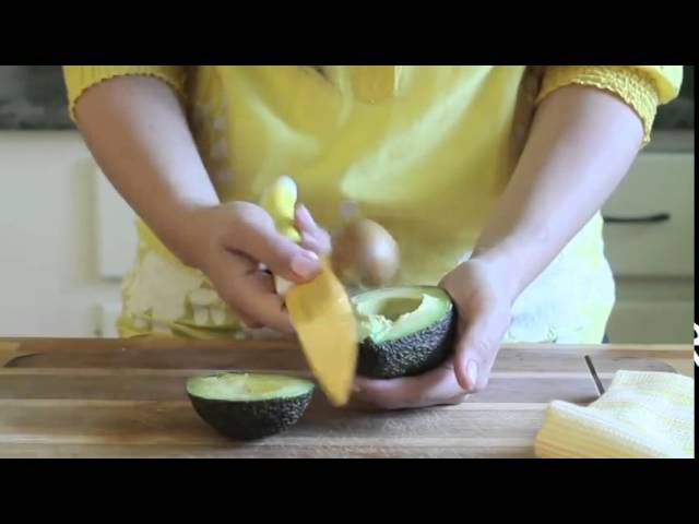 Avocado Basics : How to Cut, Peel and Prep an Avocado