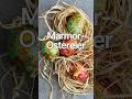 Marmor-Eier färben⬇ - #eierfärben #marmorei #natürlicheierfärben #zwiebelschalenfärbung