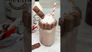 Kinder Bueno Milkshake #cocktail #milkshake #kinderbueno #candybar