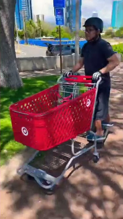 Beach shopping in Honolulu, Hawaii #tiktok #shorts #reels #onewheel #target