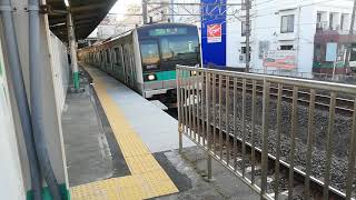 常磐線各駅停車取手行。E233系2000番台9編成。新松戸撮影。