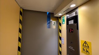 1990 Kone Mod. By Midroc Hw Roped Hydraulic Elevator Reffelmansvägen 1A, Hudiksvall, Sweden.