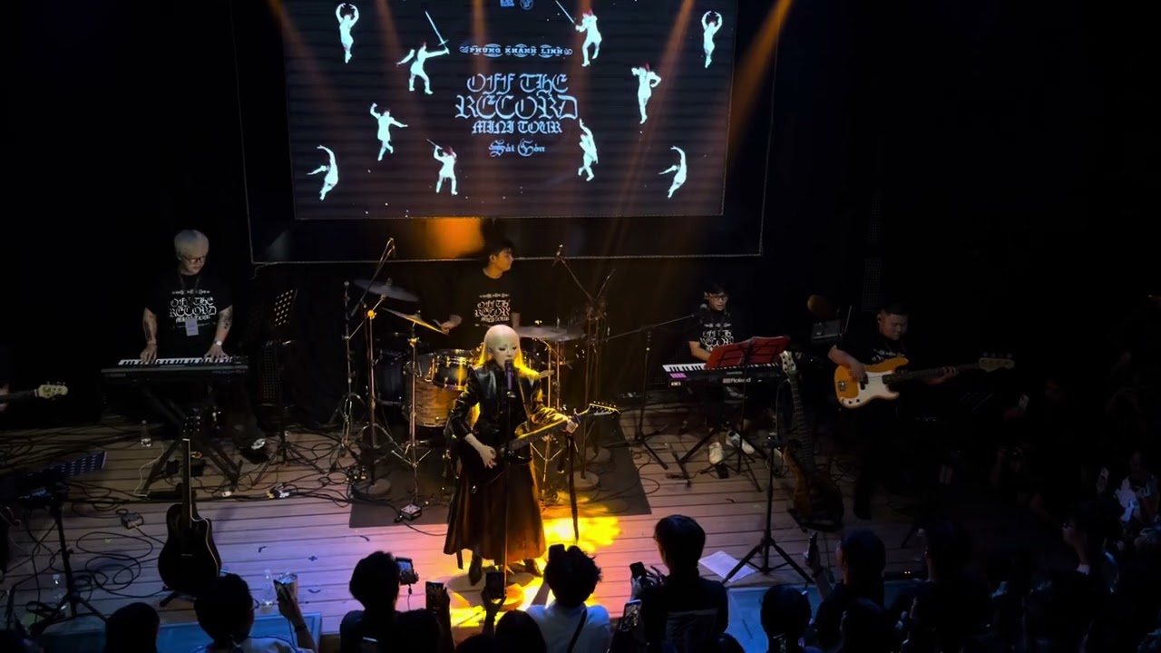 Phùng Khánh Linh | ƯỚC ANH TAN NÁT CON TIM | Live at Off The Record Saigon