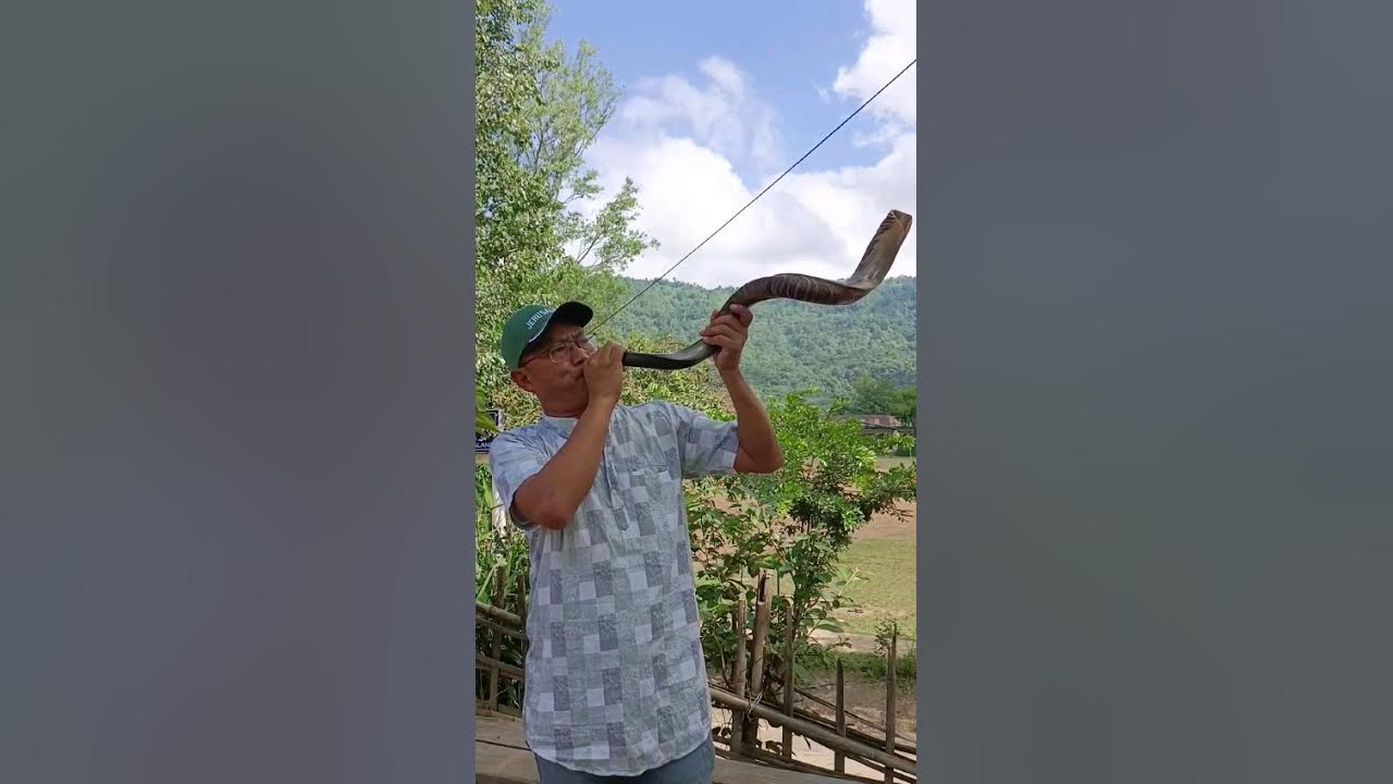 Blowing Shofar on Laoong festival (Happy Tzahcheawen) Blowing Shofar on Laoong festival (Happy Tzahcheawen)