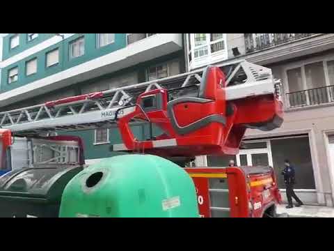 Evacuadas dos personas por inhalacion de humo en un piso de Lugo