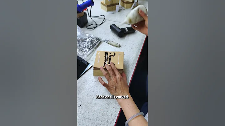 How does These 3D Memo Pad Come to Life？Paper Laser cut by machine，them assemble them in order