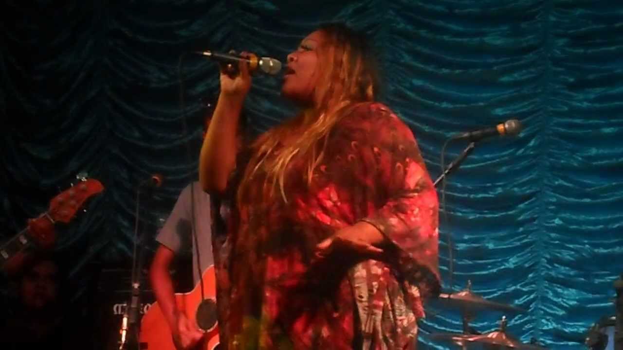 DAYSE DO FAT FAMILY -  FAZ UM MILAGRE EM MIM  NO ANIVERSÁRIO DO TONZÃO