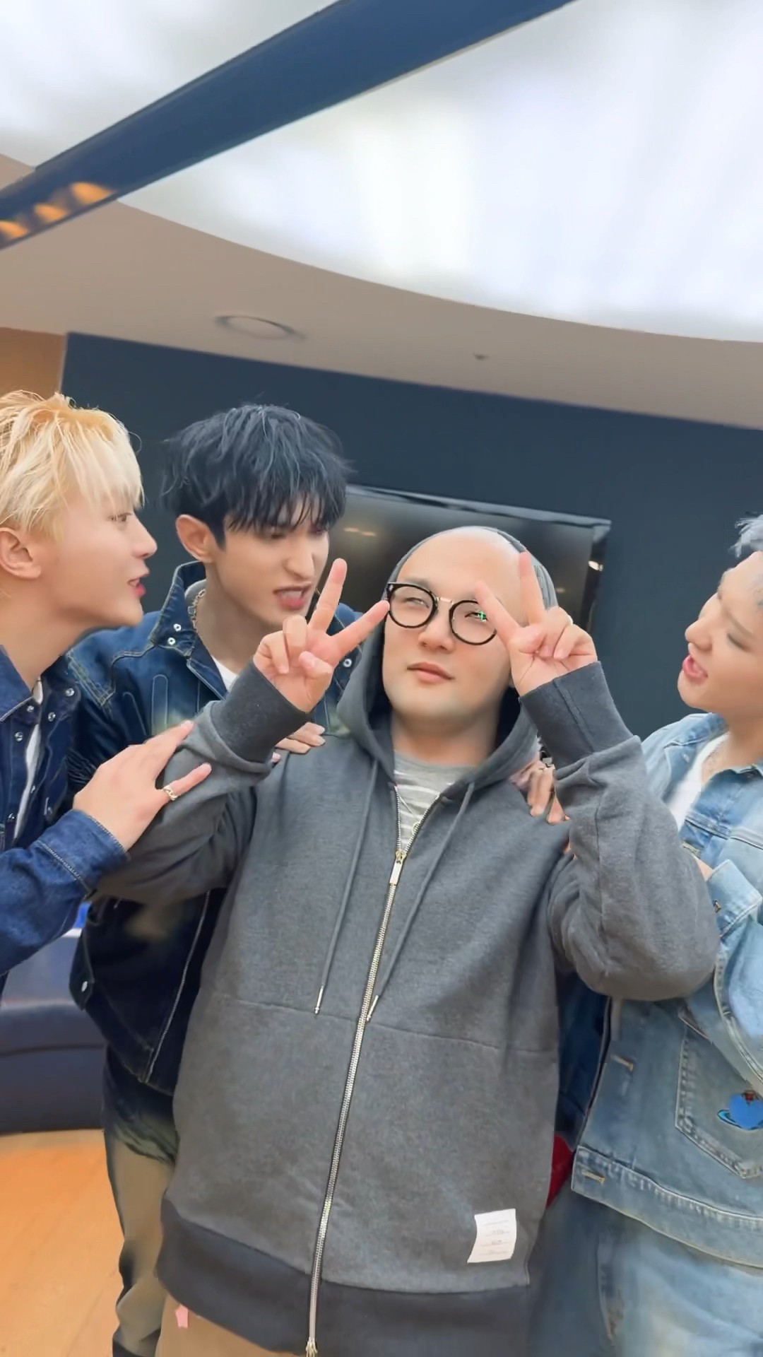 #청바지챌린지 ? with #범주 #BUMZU #부석순 #BSS #BSS_TELEPARTY #부석순_청바지 #BSS_CBZ
