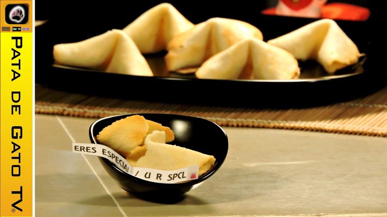 Día de las Galletas de la Suerte Chinas 🥠🤞🏻🍀 ¿Te gustaría saber cómo  hacer las galletas de la fortuna? Vamos a probar un poco de nuestra…