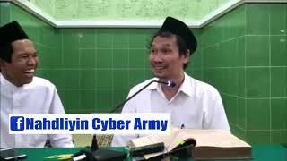 Jawaban Kenapa Gus Baha' pakai Peci Hitam dan Baju Putih!