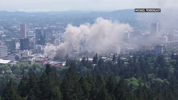 More than dozen rescued from major apartment fire