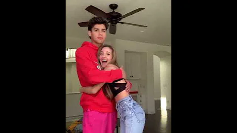 Randomly giving my friends hug to see their reaction 😂short video - DayDayNews