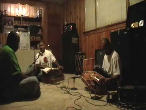 Guyanese Singing Bhajan  Utam and Dutam Lekhraj