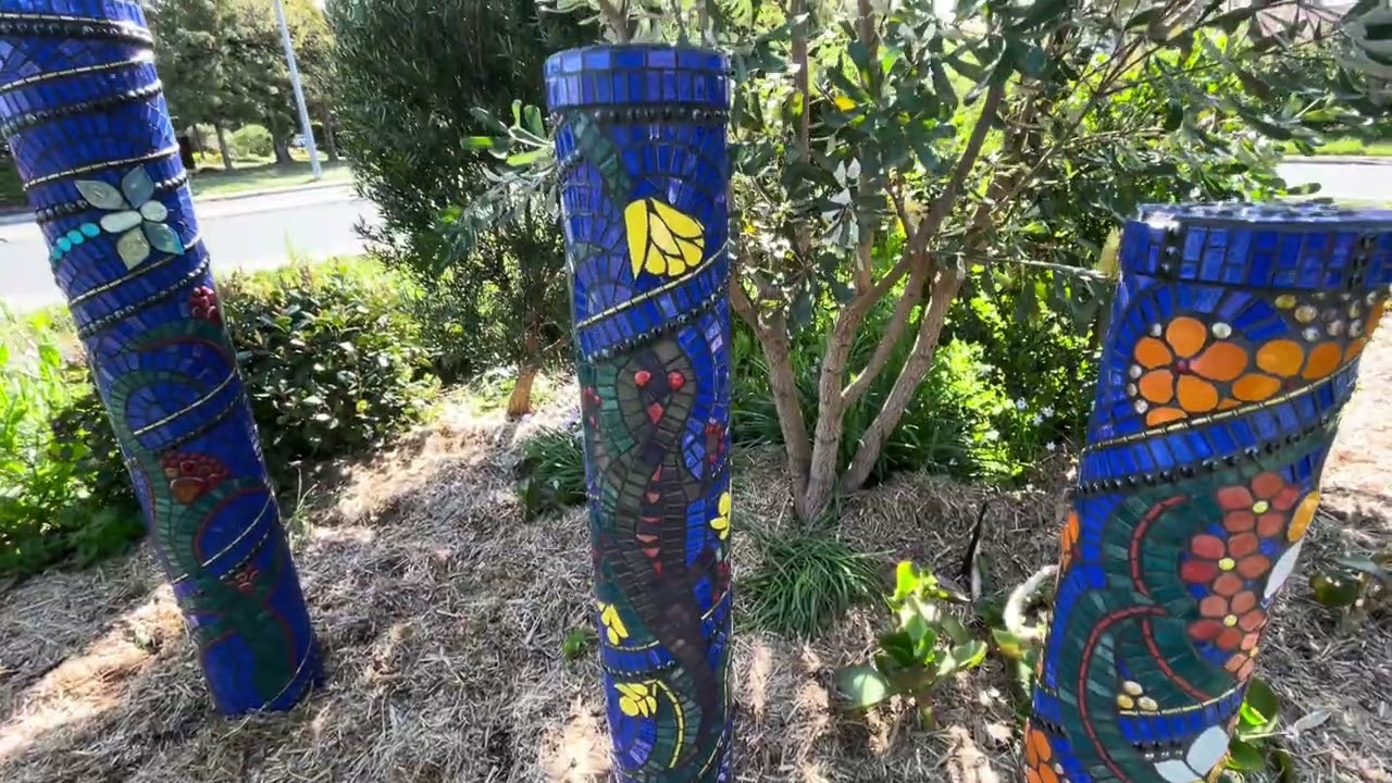 GALLERY FUN: 2022 Garden Totem Poles