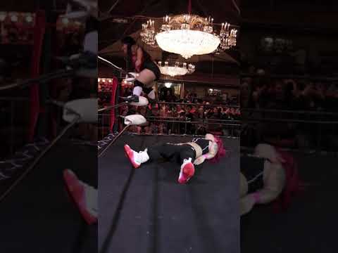 Micro Divas Battle!