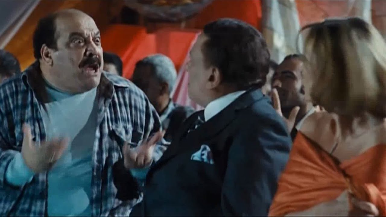 لما تبقي شغال يوم اجازتك ومديرك يجي يقولك مساء الفل 😂😂