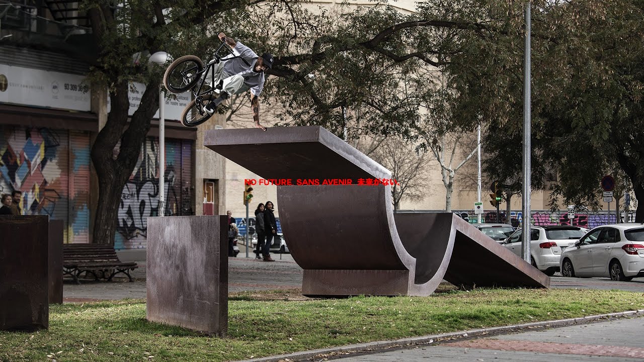 MArieJADE - NO FUTURE - ALEX VALENTINO