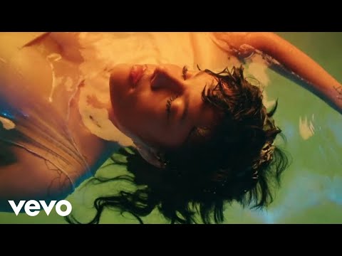 Halsey - “Graveyard” (Video) 