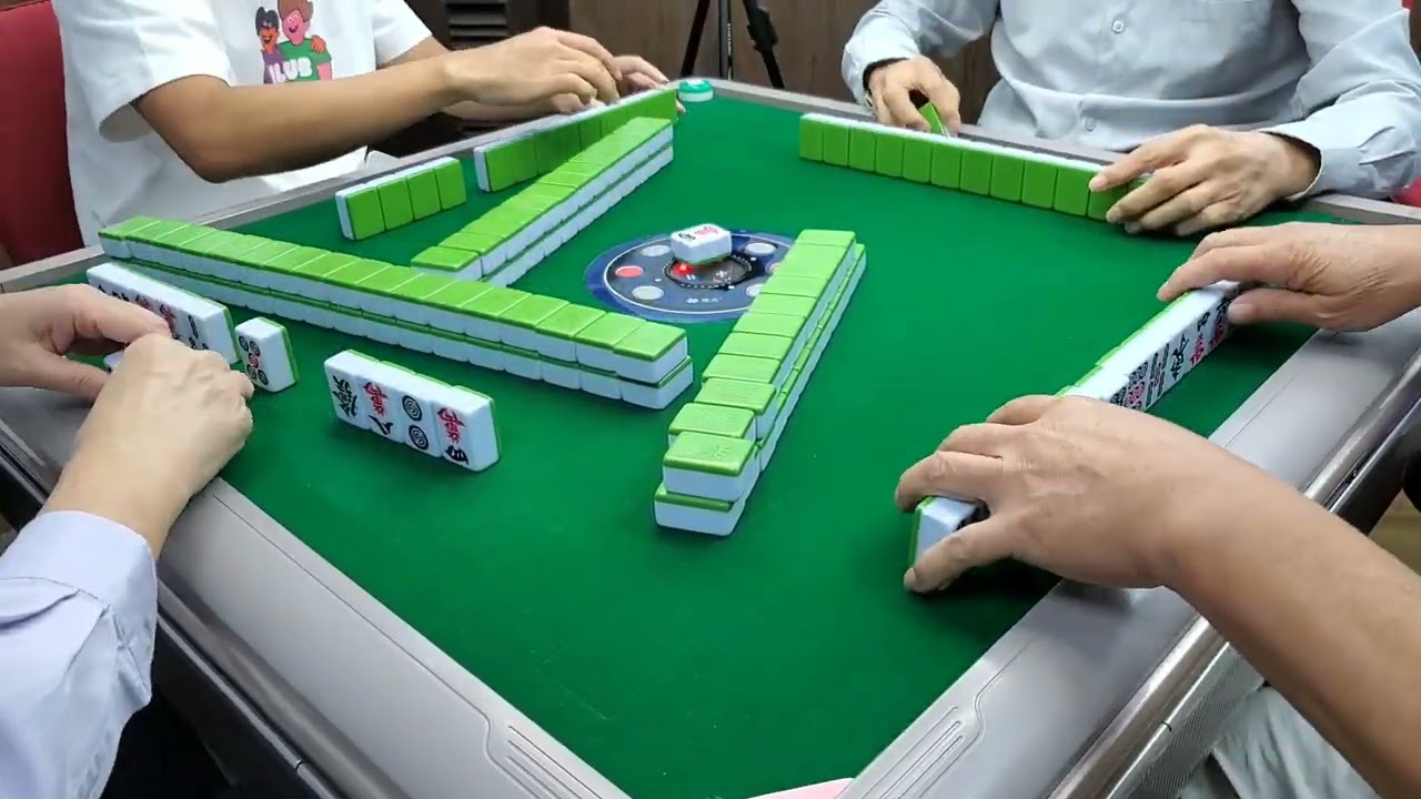 Ep.2132 四四制第二回合摸東十二番大師何老板秘哥ColeJ - YouTube