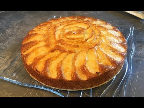 فيديو: طريقة عمل كعكة تفاح إسفنجية