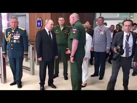 Путин посетил клинику