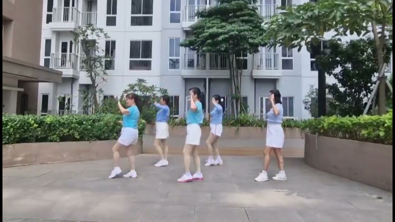 Comment Ca Va 2025 | Line Dance | Absolute Beginner | Demo | Rose Angels Dancer | Kresensia Wu (INA)