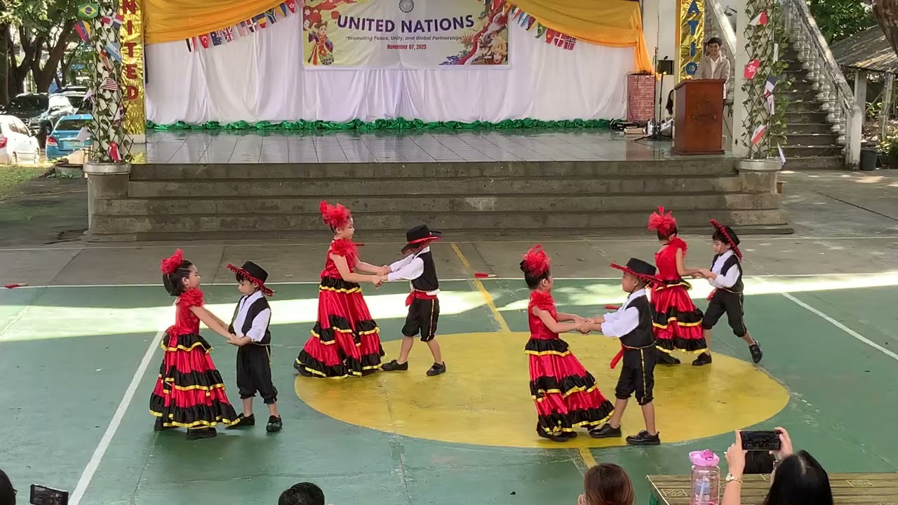 Spanish dance by grade 1 Pearl