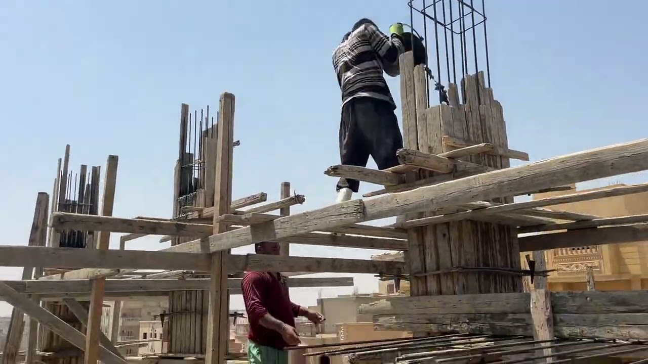 "الأولى للتطوير العقاري" تبدأ صب أعمدة الدور الرابع بـ "فيلا 641" بالحي الرابع ببني سويف