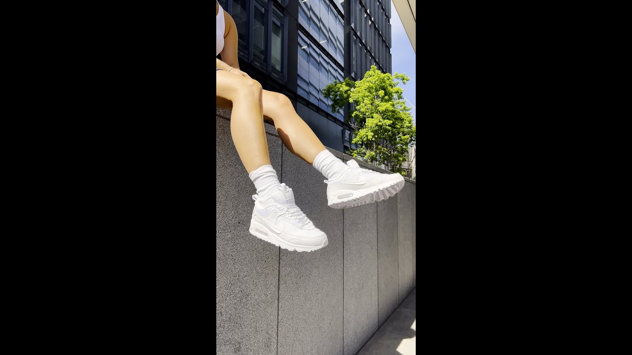 ON FOOT LOOK - NIKE AIR MAX 90 FUTURA IN TRIPLE WHITE 